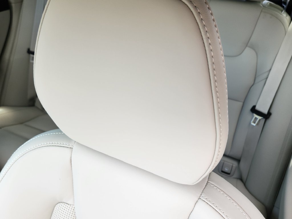New 2026 Volvo XC60 B5 Ultra w/ Climate Package AWD/4WD image 6