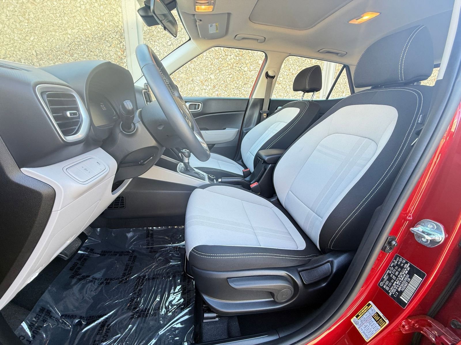 Used 2025 Hyundai Venue SEL image 38