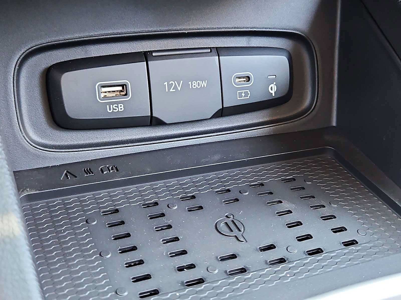 Certified 2026 Hyundai Venue SEL FWD image 30