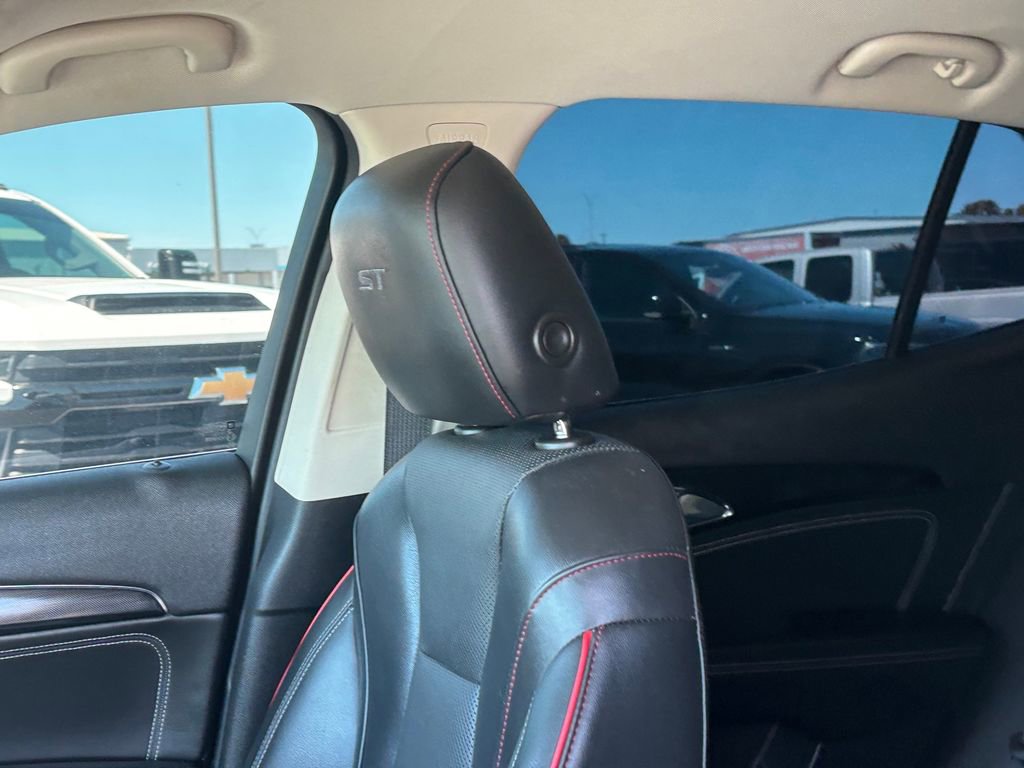 Used 2022 Buick Envision Essence w/ Technology Package II image 12