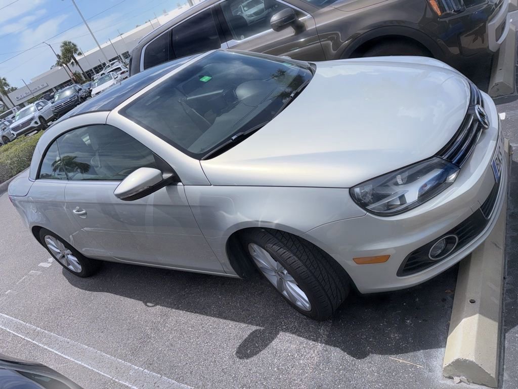 Used 2012 Volkswagen Eos Komfort FWD image 2