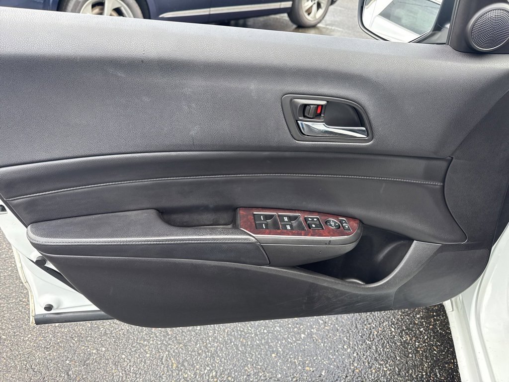 Used 2013 Acura ILX w/ Technology Package image 11