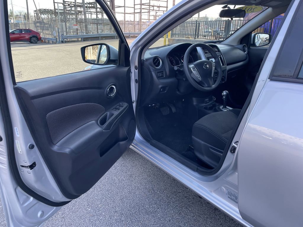Used 2018 Nissan Versa SV image 14