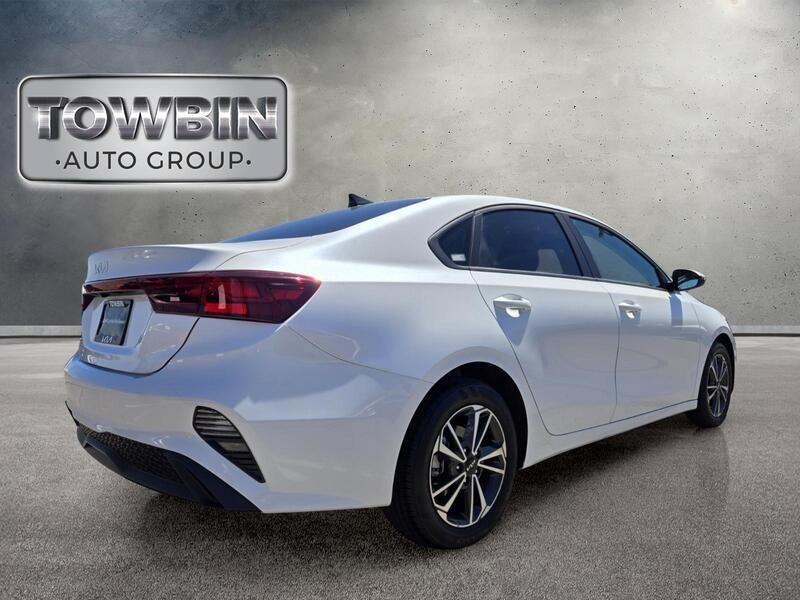 Certified 2024 Kia Forte LXS w/ LXS Technology Package FWD image 5