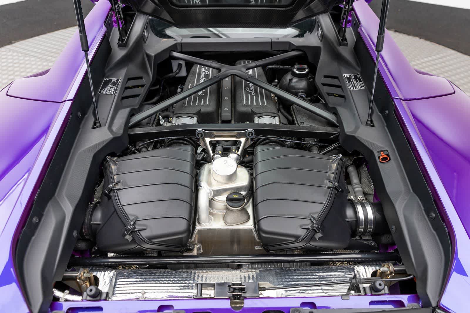Used 2024 Lamborghini Huracan Tecnica RWD image 9