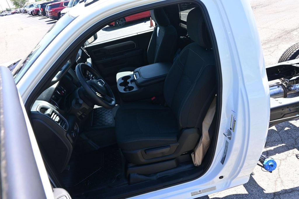 New 2026 RAM 5500 Tradesman w/ Chrome Appearance Group AWD/4WD image 11