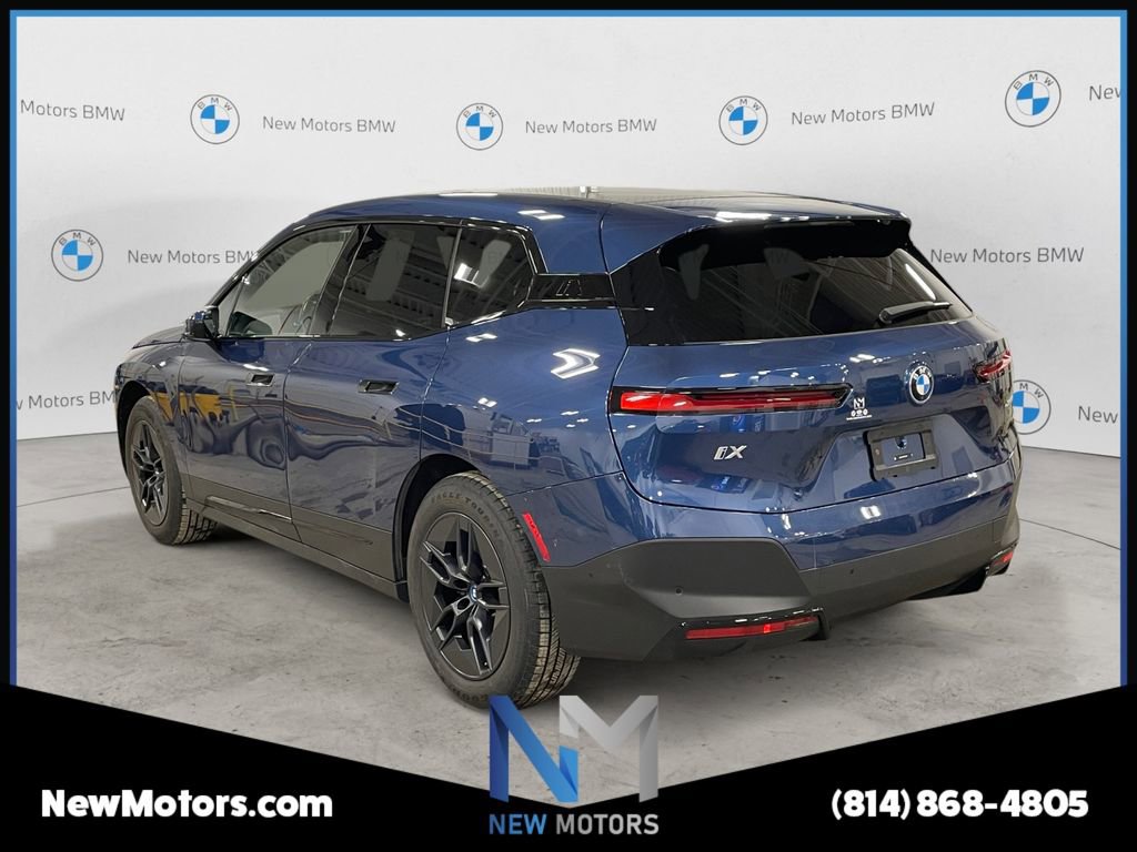 Used 2024 BMW iX xDrive50 image 3