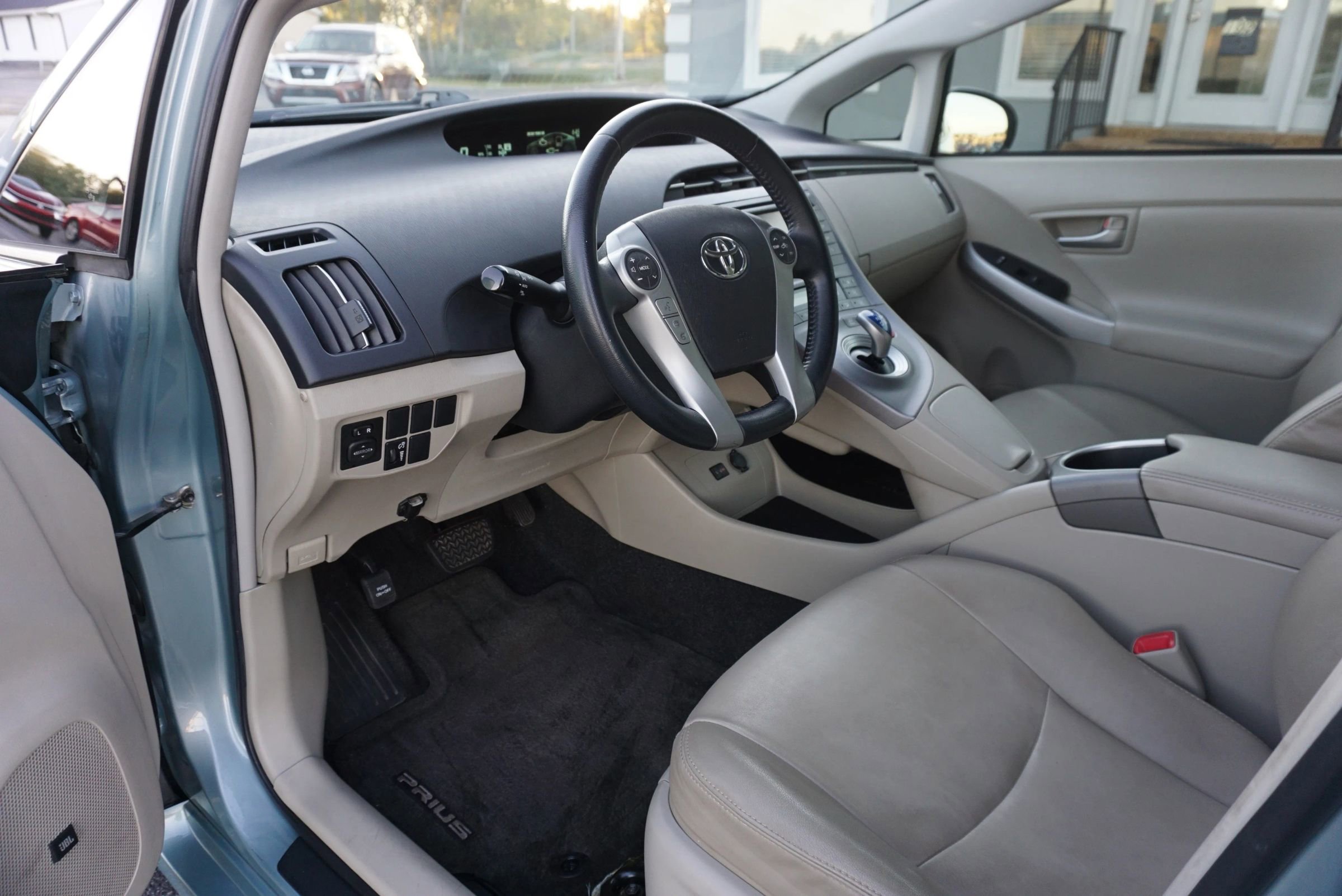 Used 2013 Toyota Prius One image 13