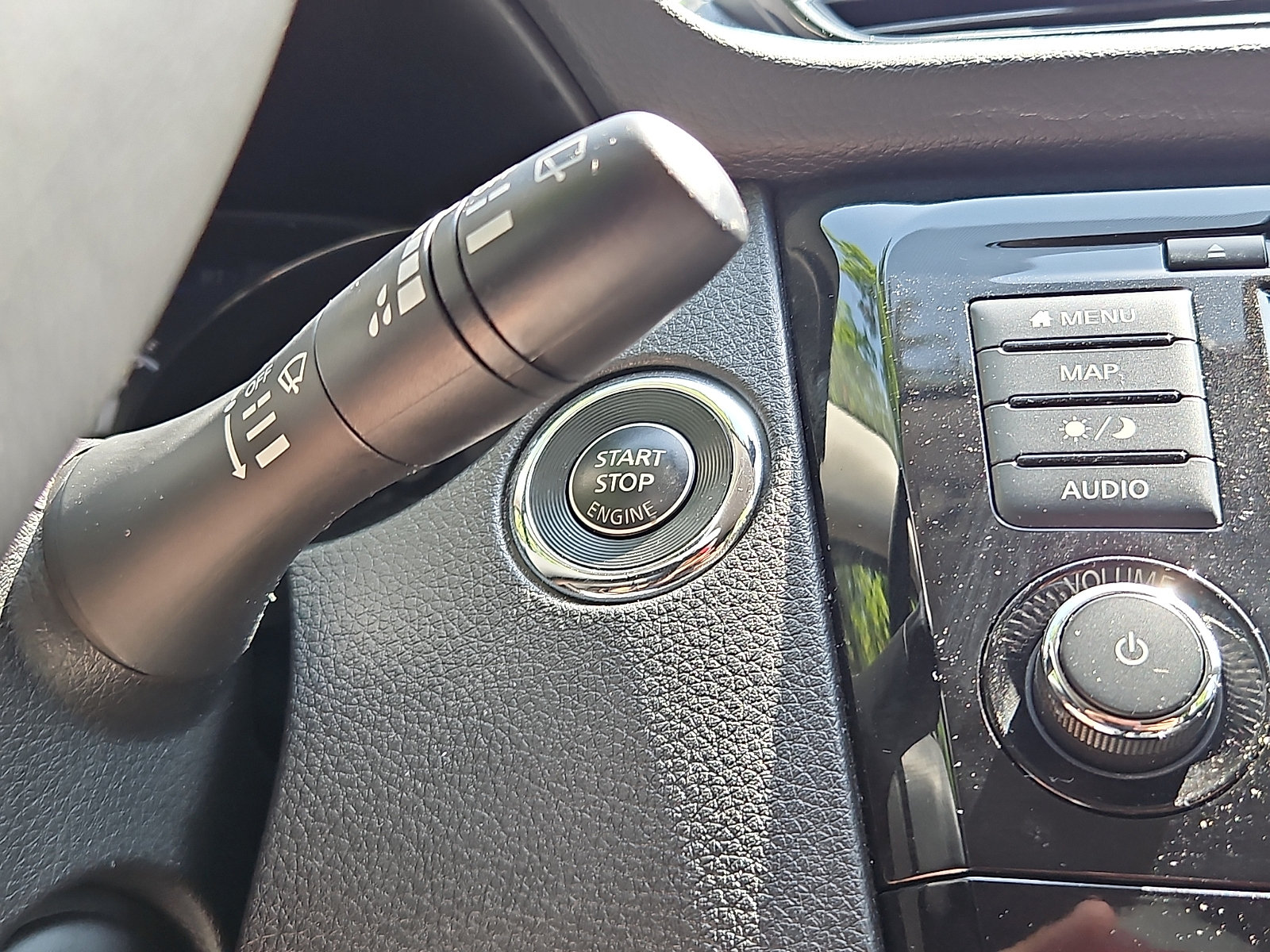 Certified 2019 Nissan Rogue SV w/ Premium Package AWD/4WD image 21