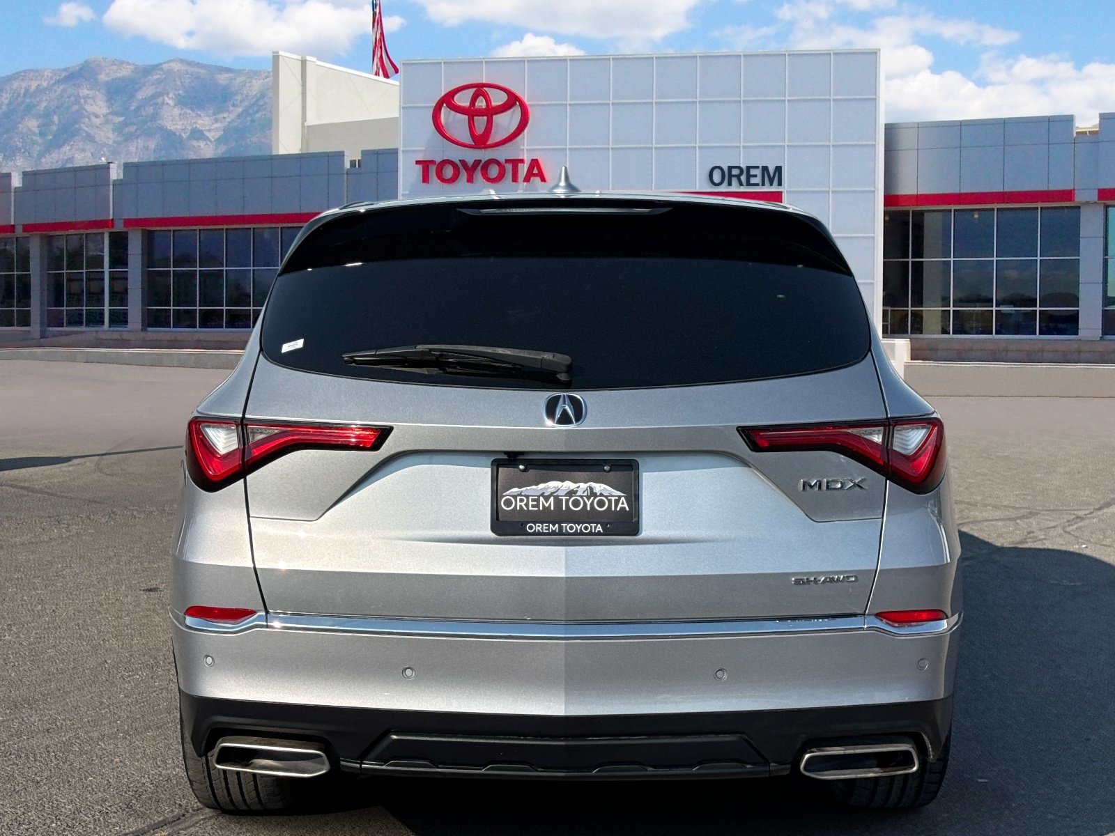 Used 2022 Acura MDX w/ Technology Package AWD/4WD image 4