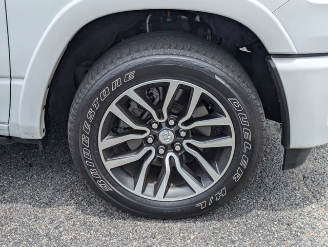 Used 2025 RAM 1500 Limited AWD/4WD image 12