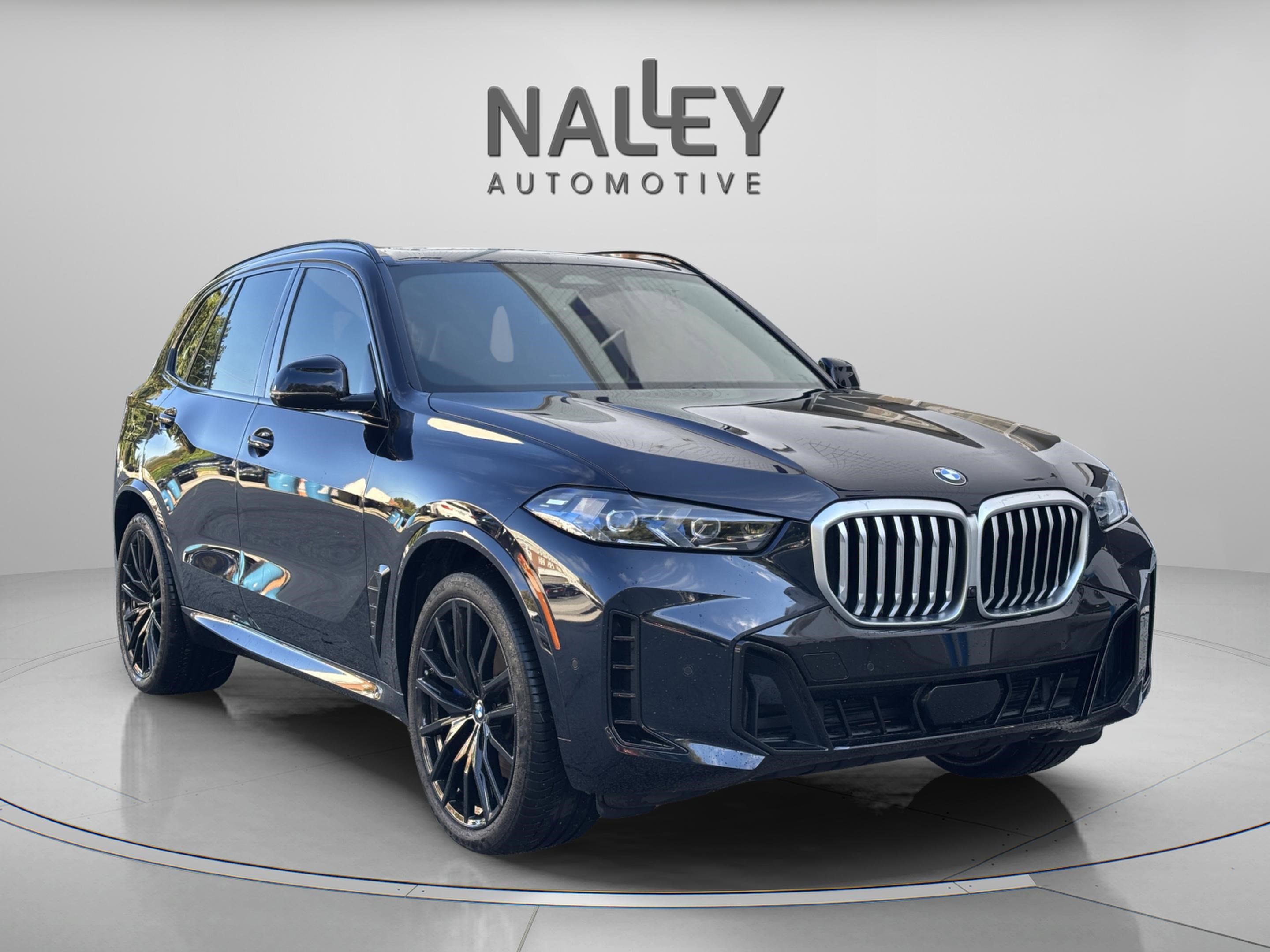 Used 2024 BMW X5 xDrive40i w/ M Sport Package image 5