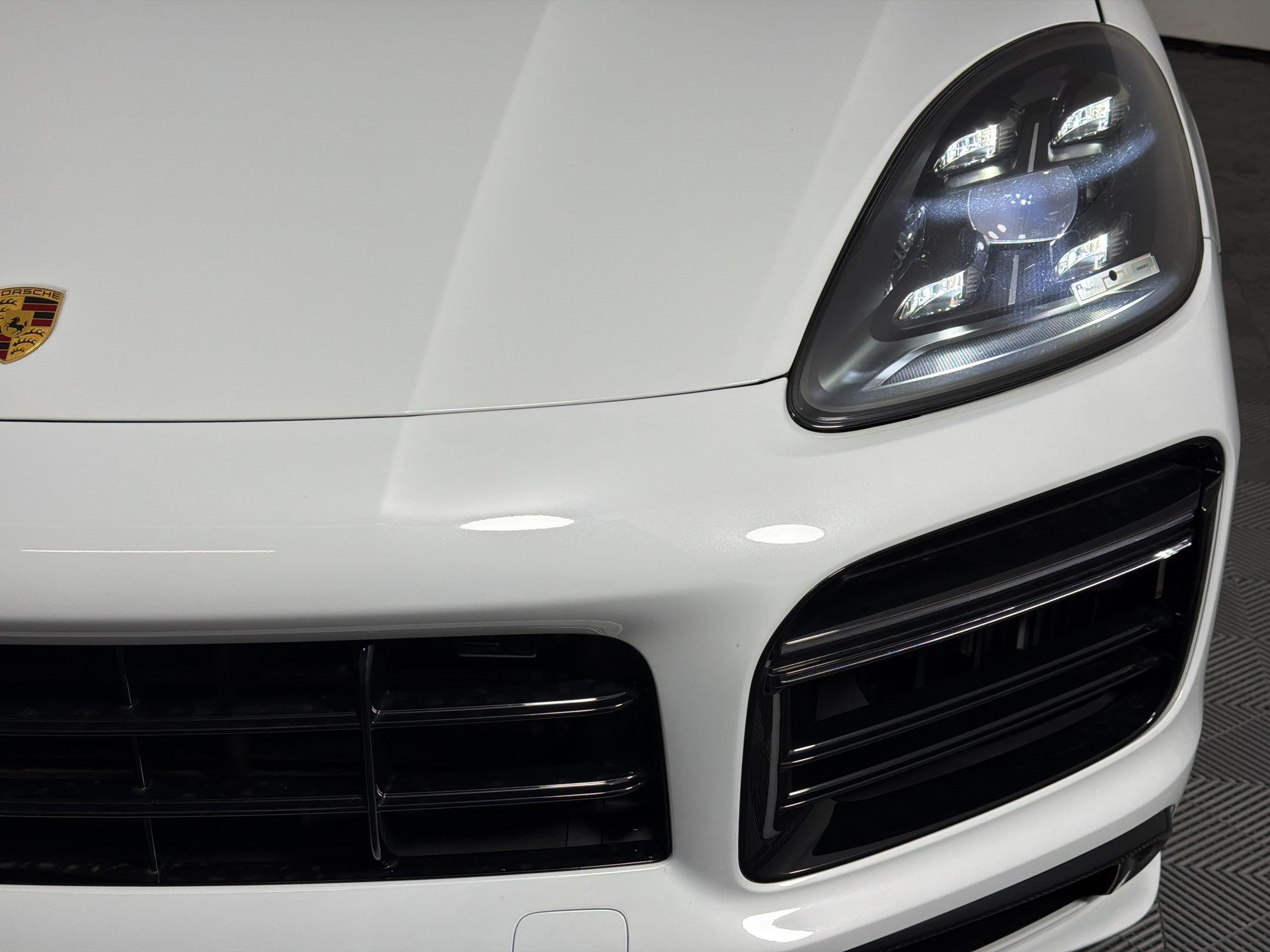 Certified 2022 Porsche Cayenne Turbo S AWD/4WD image 11