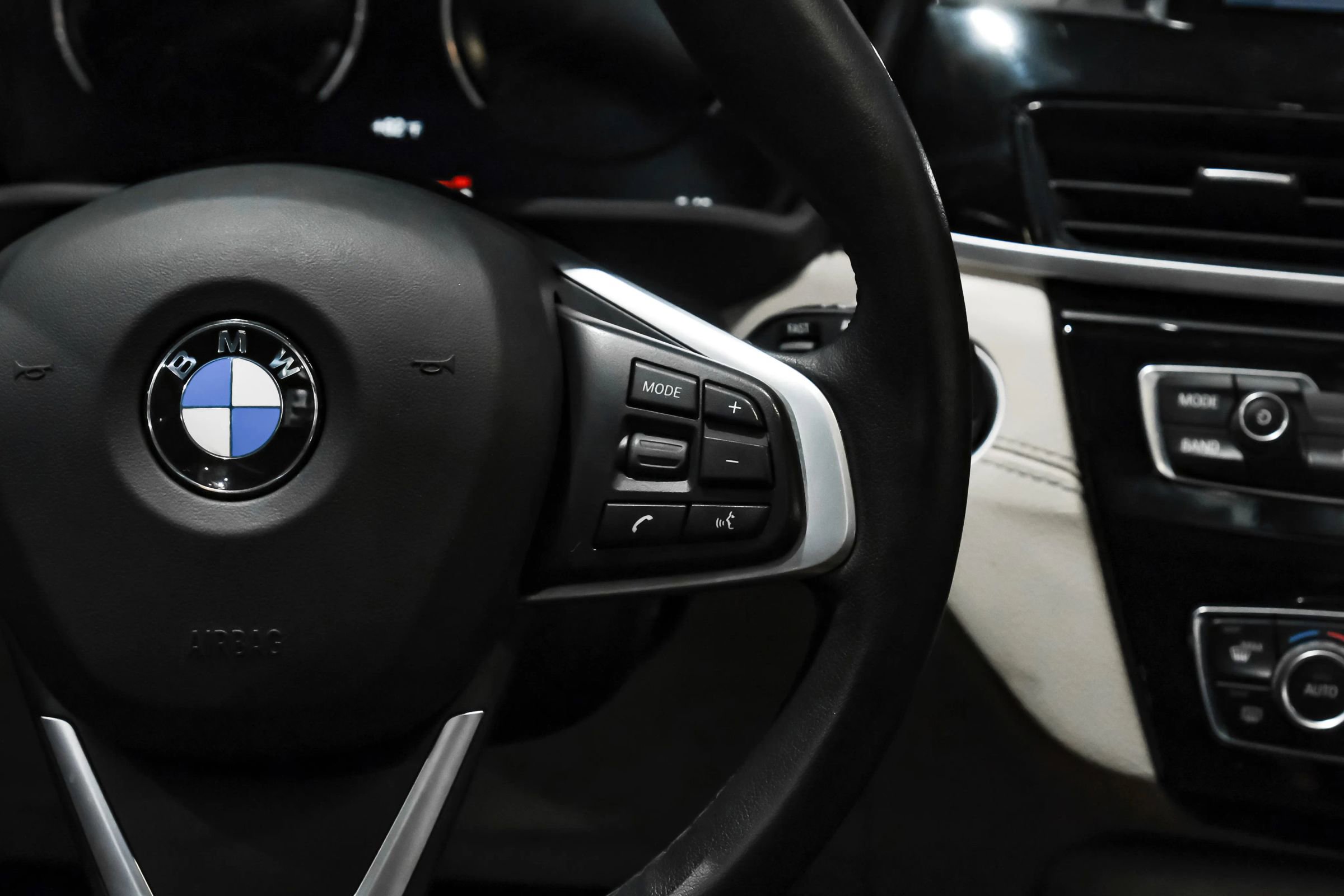 Used 2020 BMW X2 xDrive28i w/ Convenience Package AWD/4WD image 18