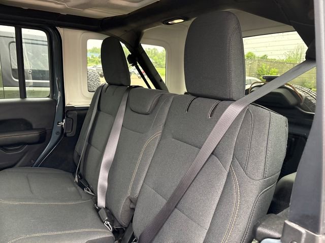 Used 2024 Jeep Wrangler Sahara AWD/4WD image 10