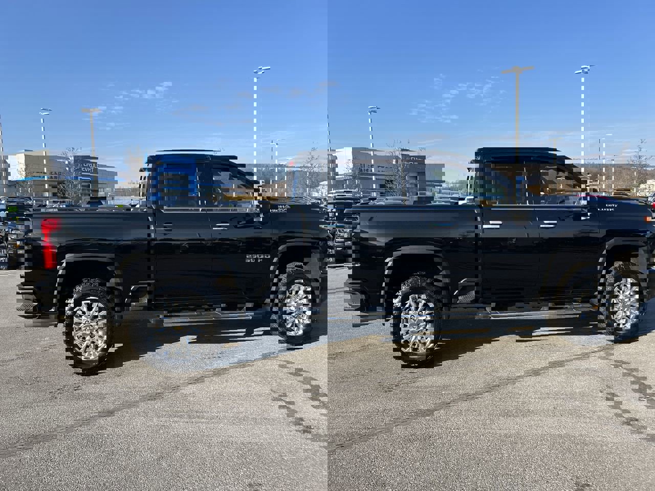 Used 2022 Chevrolet Silverado 2500 High Country w/ Z71 Off-Road Package image 8