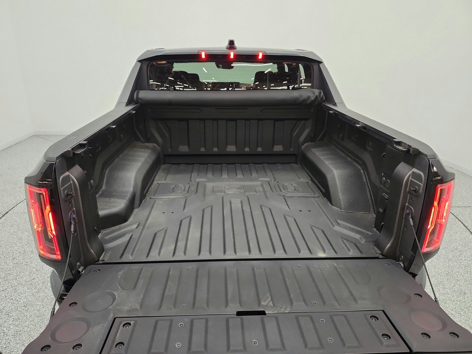 Used 2026 GMC Hummer EV 4x4 Crew Cab w/ Carbon Fiber Edition Package image 21