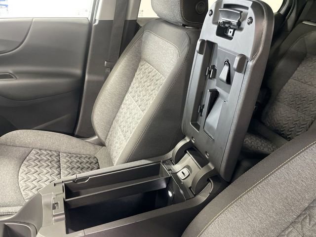 Used 2023 Chevrolet Equinox LT image 3