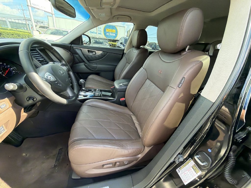 Used 2011 INFINITI FX35 AWD w/ Premium Pkg image 19