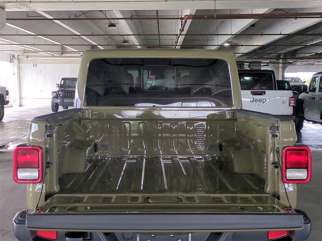 New 2025 Jeep Gladiator Sport image 13