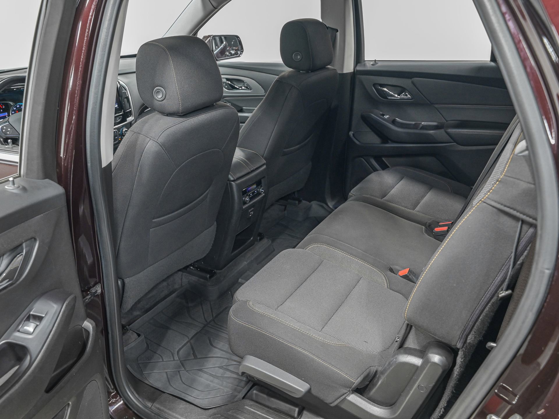 Used 2020 Chevrolet Traverse LT w/ LPO, Floor Liner Package image 28