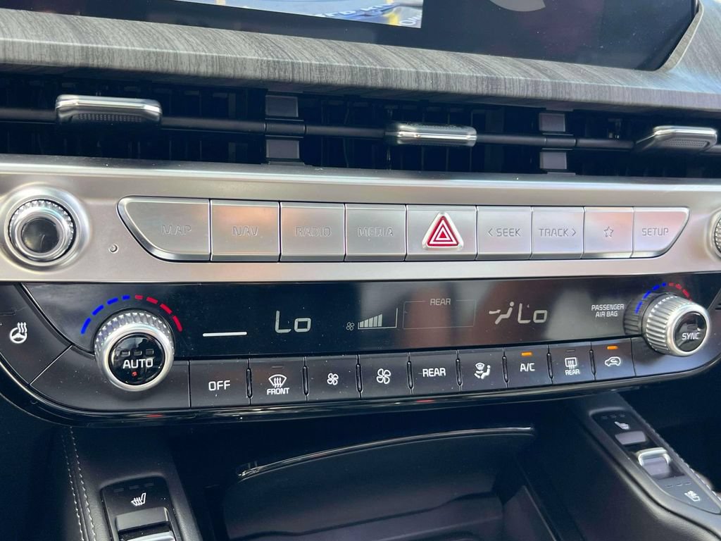 Certified 2024 Kia Telluride EX w/ EX Captain's Chair Package AWD/4WD image 30
