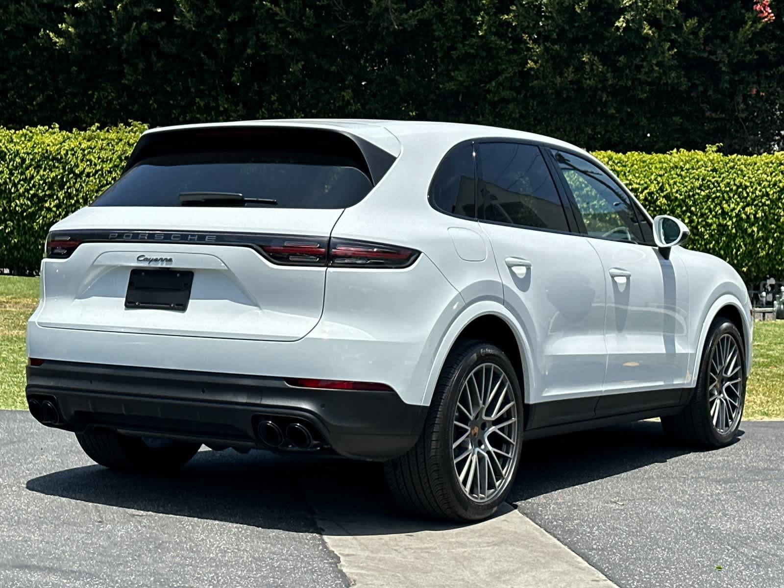 Certified 2023 Porsche Cayenne Platinum Edition AWD/4WD image 8