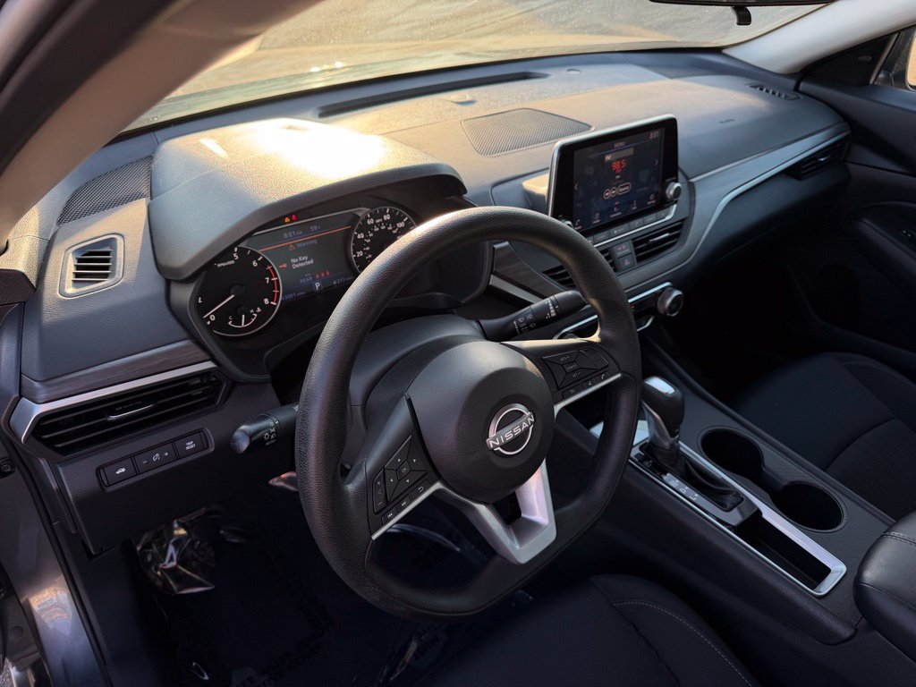 Certified 2025 Nissan Altima 2.5 SV FWD image 18