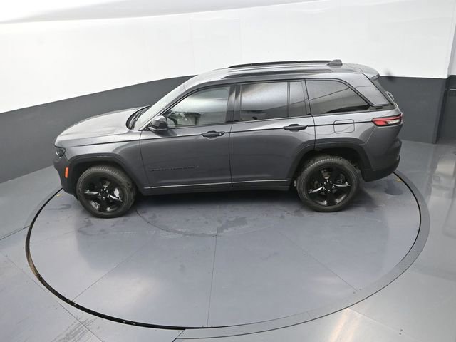 Used 2025 Jeep Grand Cherokee Limited w/ Black Appearance Package AWD/4WD image 27