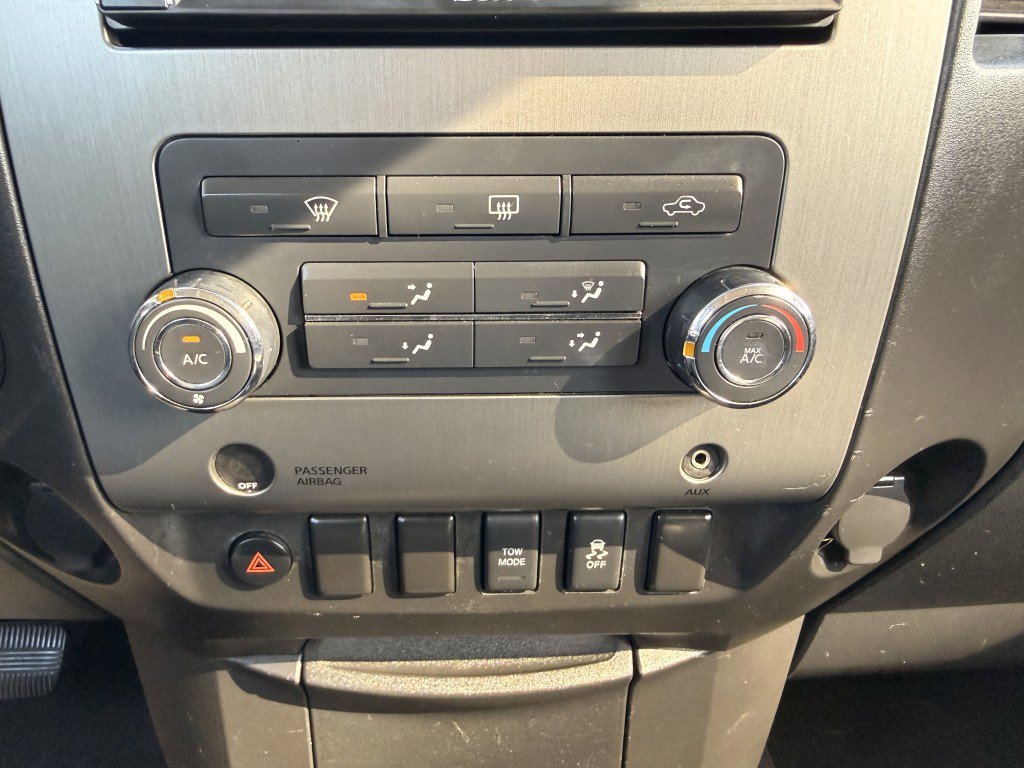 Used 2012 Nissan Titan SV image 31