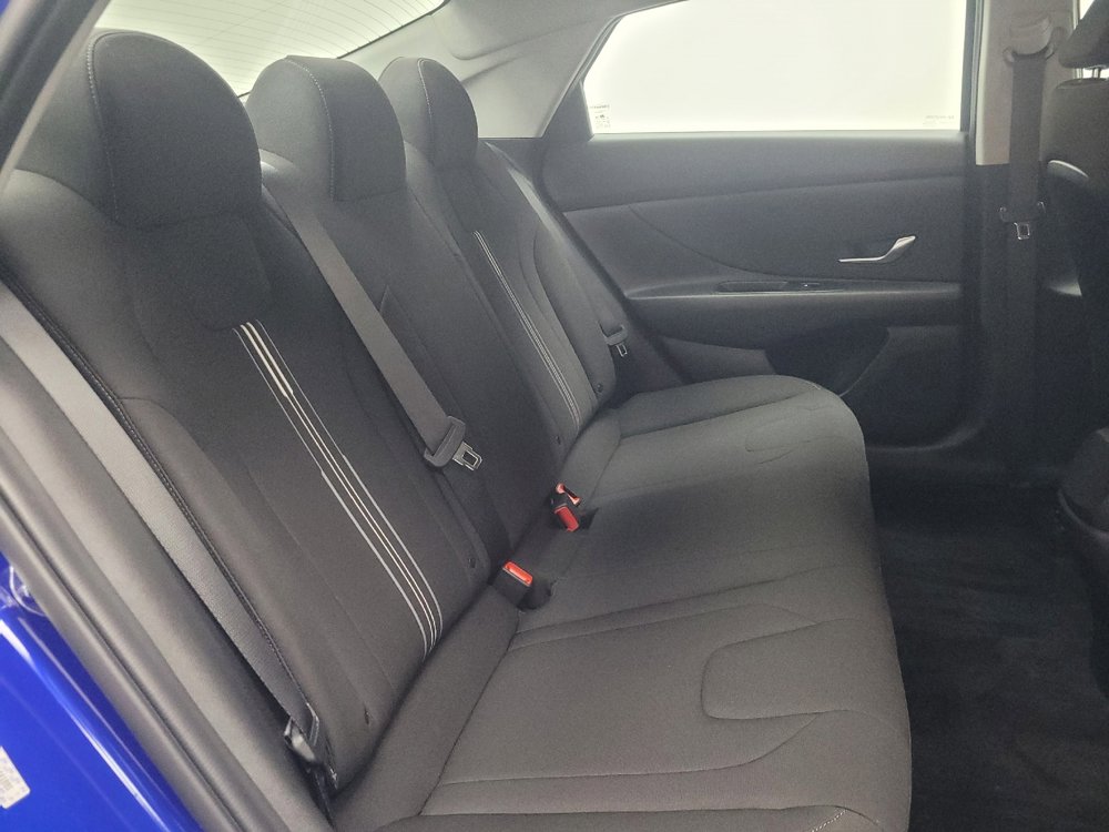 Used 2023 Hyundai Elantra SEL w/ Convenience Package image 19