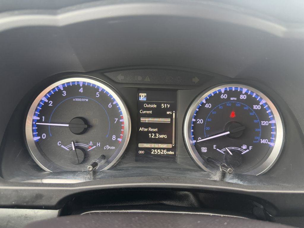 Used 2018 Toyota Highlander LE AWD/4WD image 15