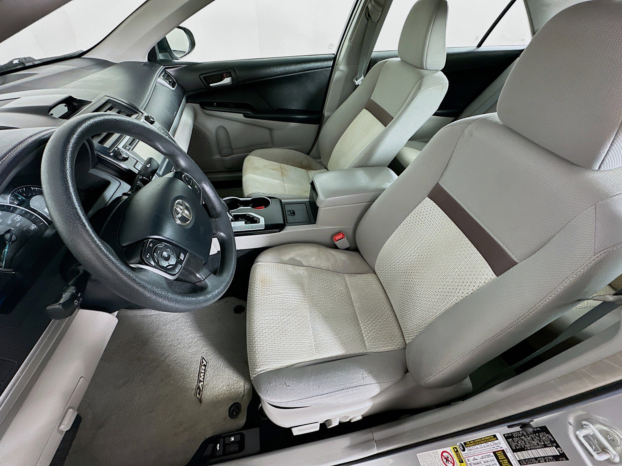 Used 2012 Toyota Camry LE image 13