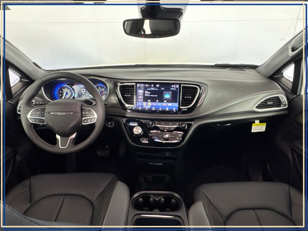New 2027 Chrysler Pacifica Select AWD/4WD image 30