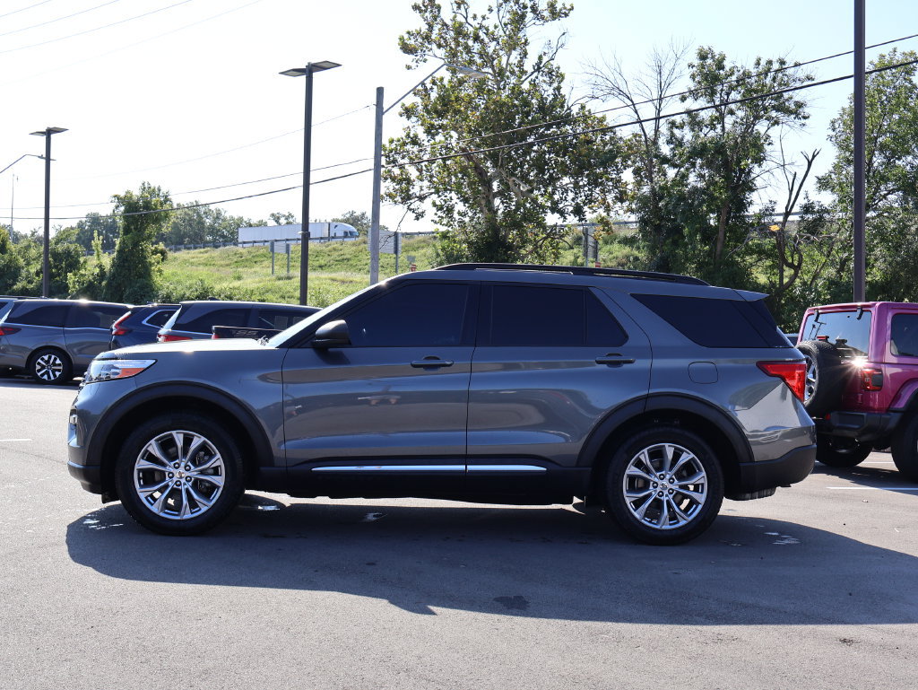 Used 2021 Ford Explorer XLT w/ Equipment Group 202A AWD/4WD image 4