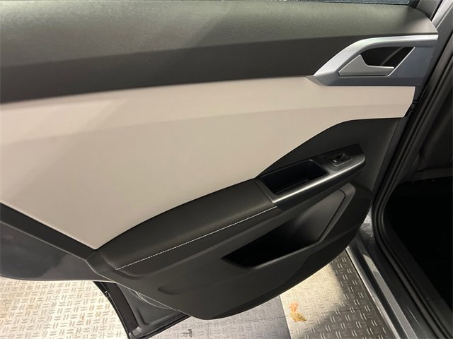 New 2026 Volkswagen Taos SE image 10