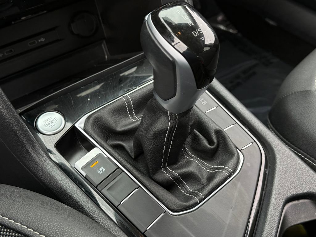 Used 2024 Volkswagen Taos SE image 31