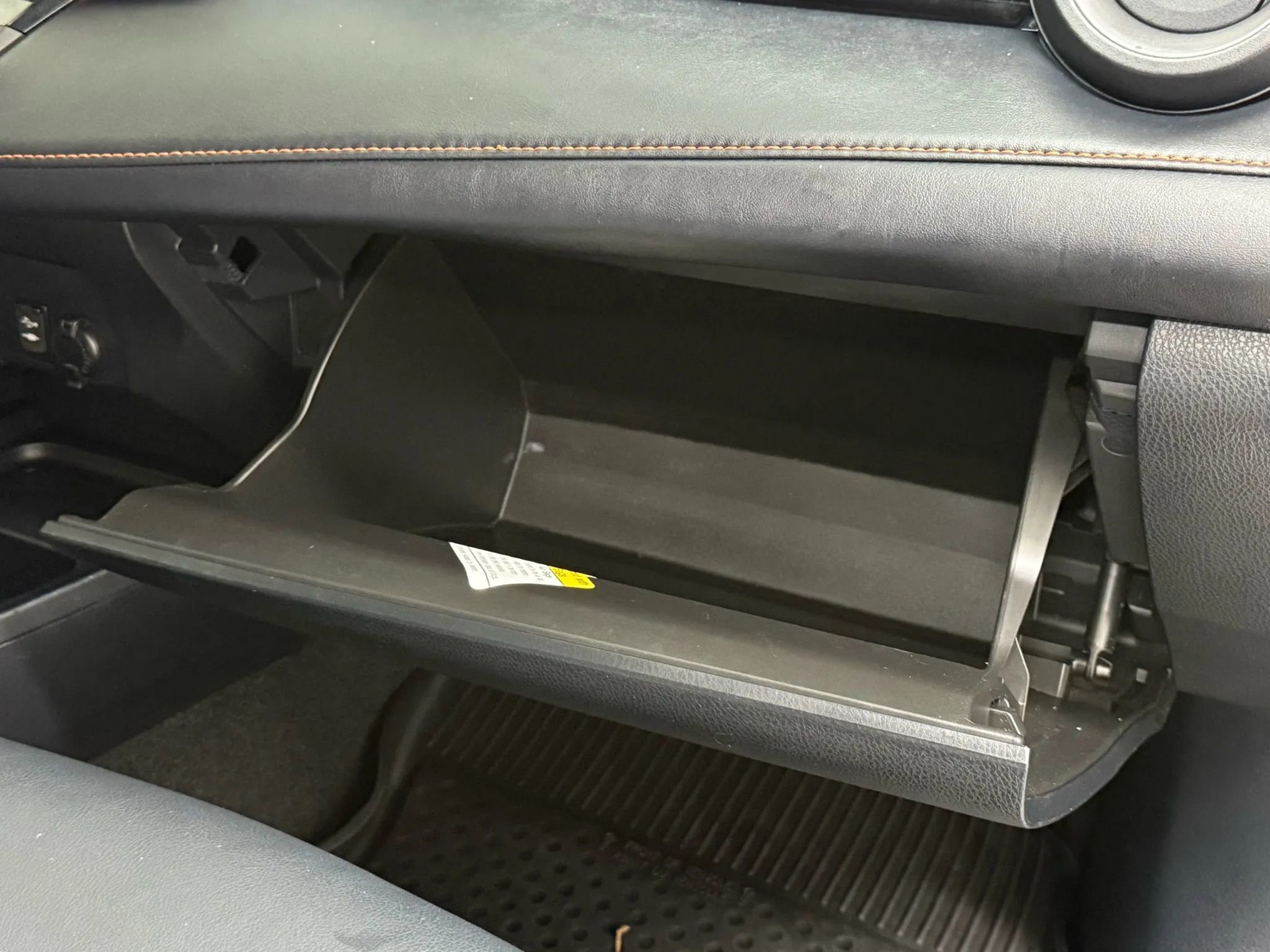 Used 2017 Toyota RAV4 SE w/ Advanced Technology Package image 28