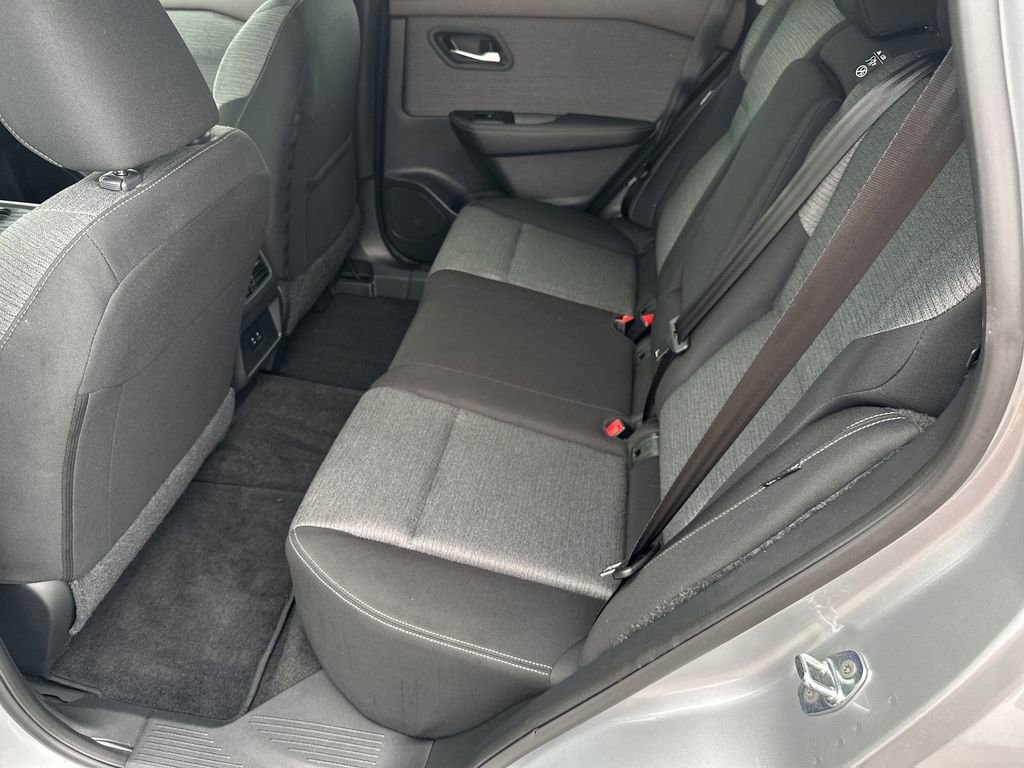 Used 2023 Nissan Rogue SV FWD image 30