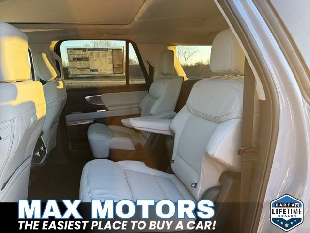 New 2025 Ford Expedition Max Platinum w/ Driver's Package image 19