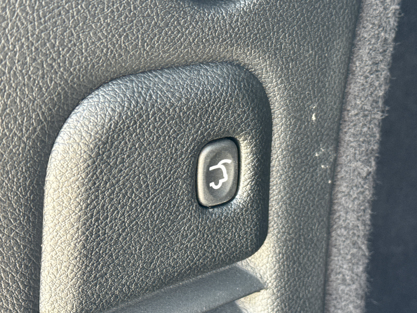 Used 2025 Dodge Durango GT w/ Blacktop Package image 18