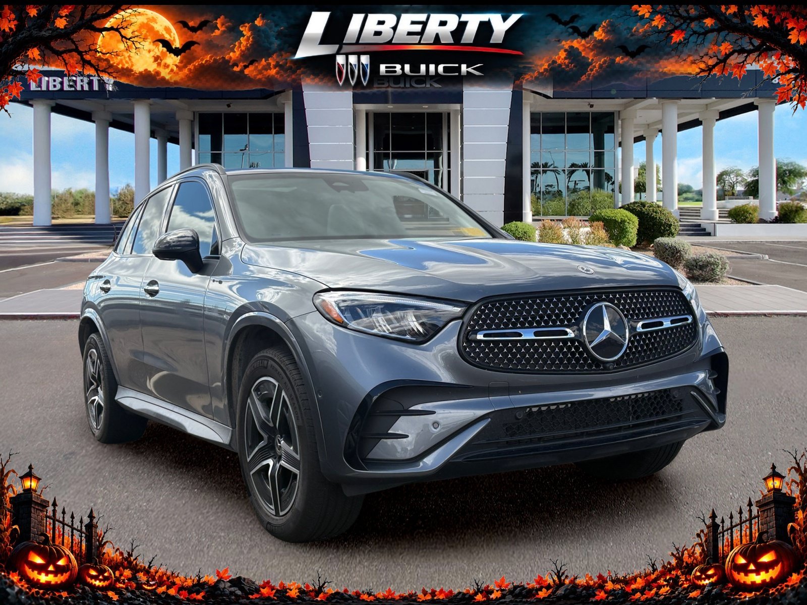 Used 2023 Mercedes-Benz GLC 300 4MATIC image 1