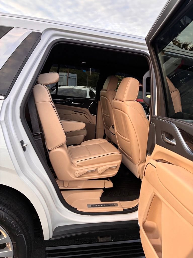 Used 2023 Cadillac Escalade Premium Luxury w/ Performance Package AWD/4WD image 24