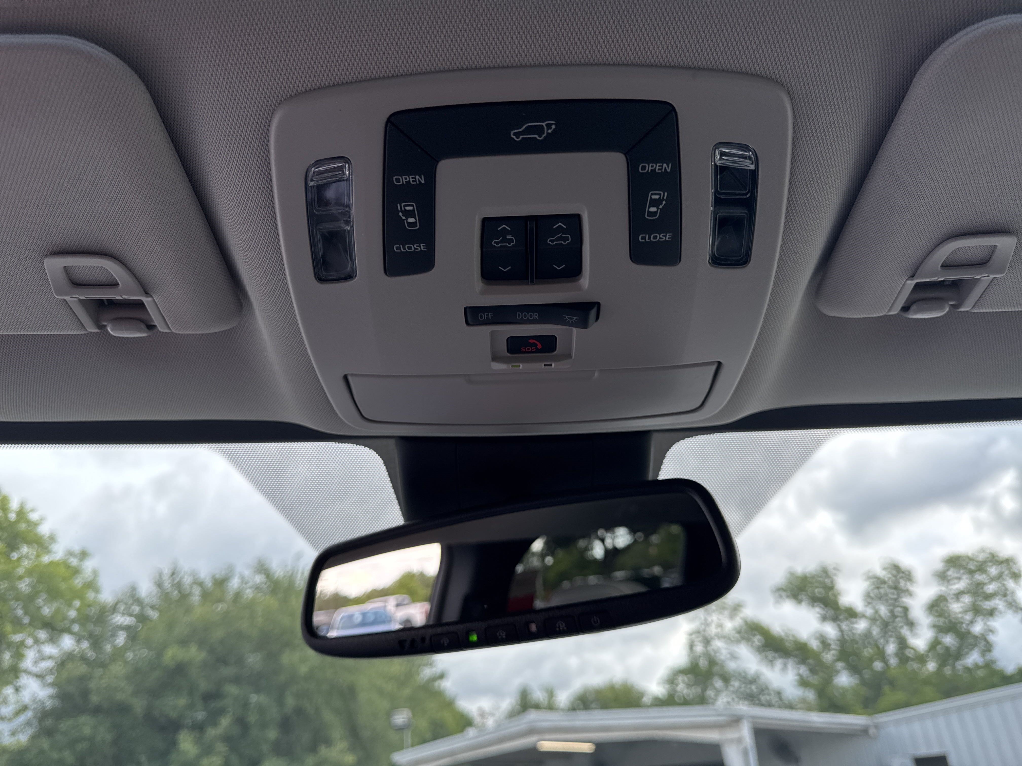 New 2025 Toyota Sienna XLE FWD image 22