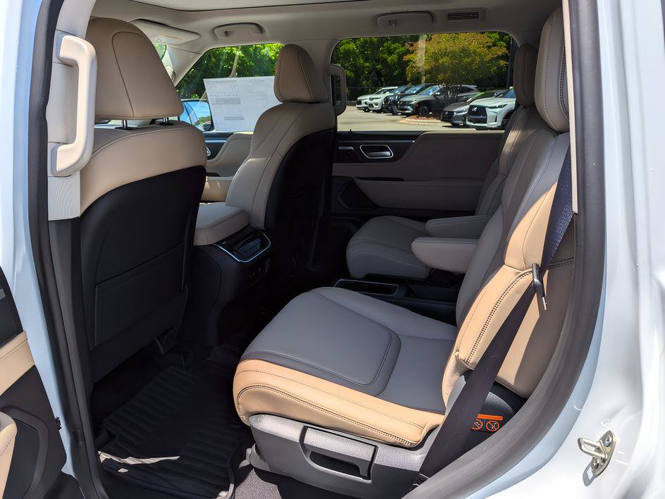 Certified 2026 INFINITI QX80 Pure w/ Cargo Package AWD/4WD image 10