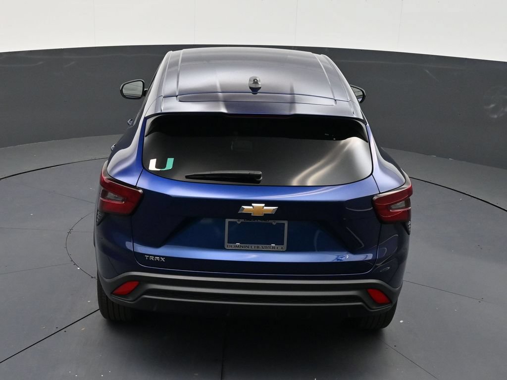 Used 2024 Chevrolet Trax LS w/ LS Convenience Package FWD image 14