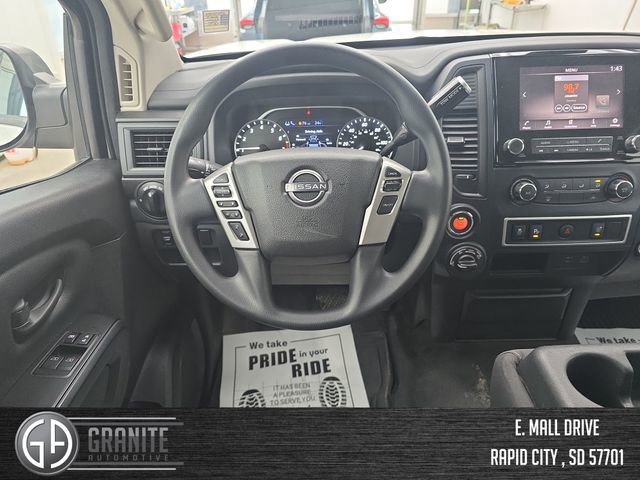 Used 2023 Nissan Titan S image 13