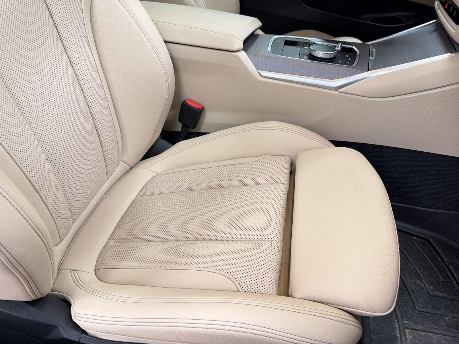 Used 2025 BMW 430i xDrive Coupe w/ Premium Package image 26