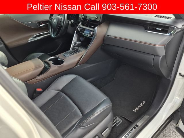 Used 2021 Toyota Venza XLE w/ Softex Package AWD/4WD image 12