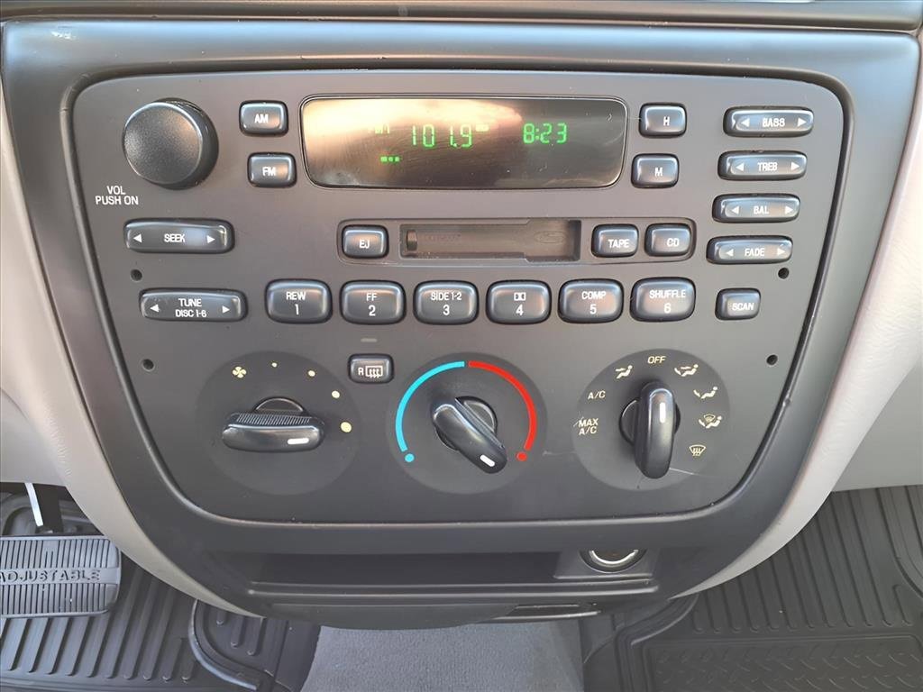 Used 2000 Ford Taurus SES image 4